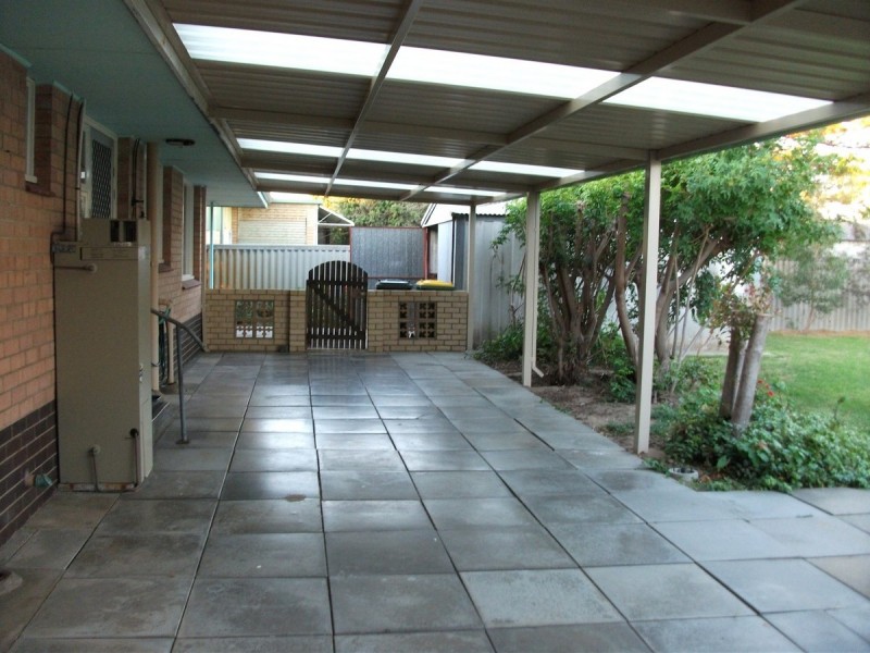 11 Stoner Street, Rockingham WA 6168