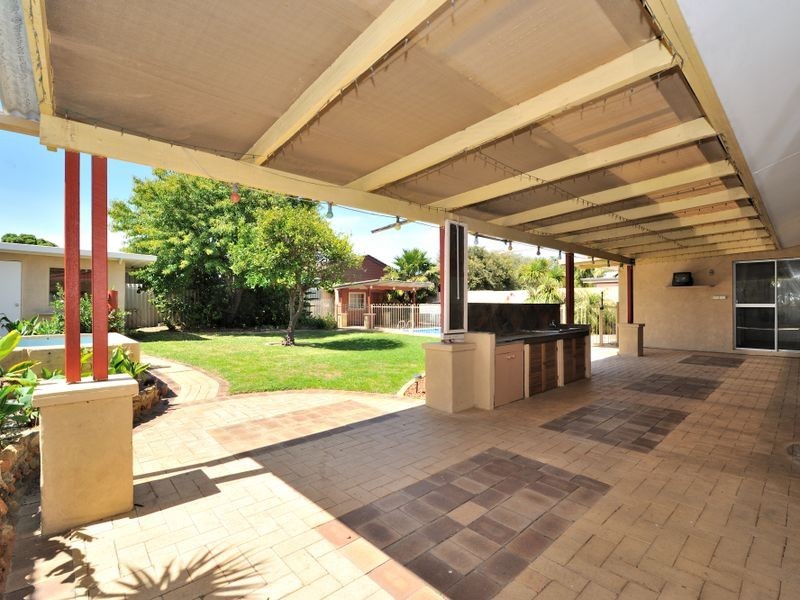 27 Seahaven Street, Safety Bay WA 6169