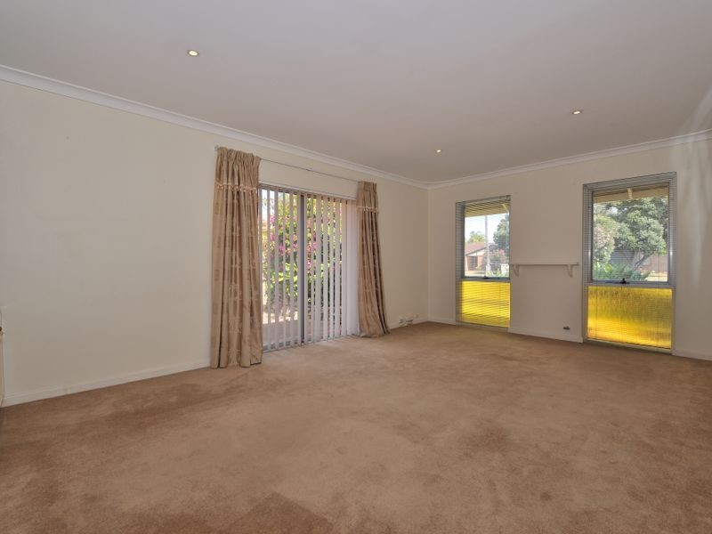 27 Seahaven Street, Safety Bay WA 6169