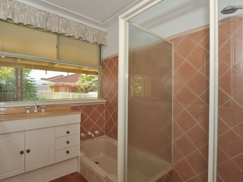 27 Seahaven Street, Safety Bay WA 6169