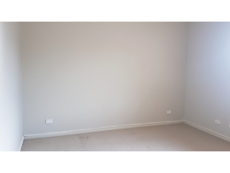 8D Victoria Street, Rockingham WA 6168