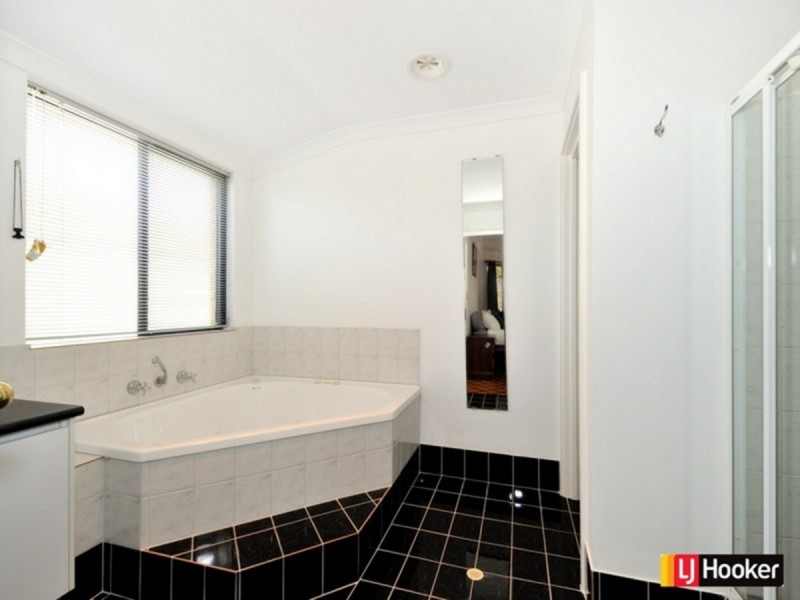 46 Baltimore Gardens, Port Kennedy WA 6172