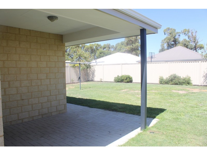 40 Sorrento Turn, Secret Harbour WA 6173