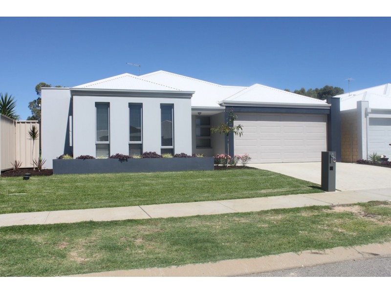 40 Sorrento Turn, Secret Harbour WA 6173