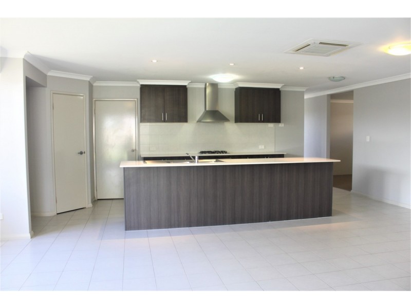 40 Sorrento Turn, Secret Harbour WA 6173