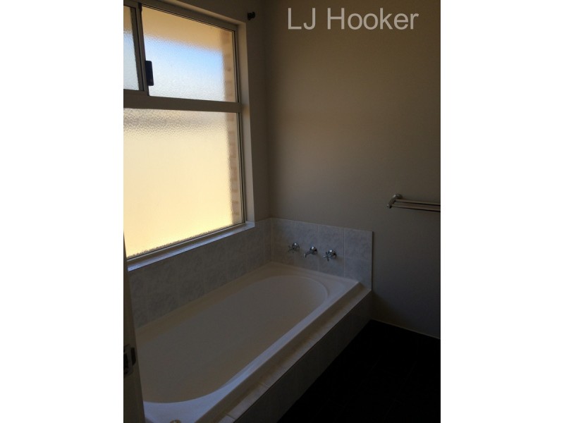 7 Plymouth Way, Waikiki WA 6169