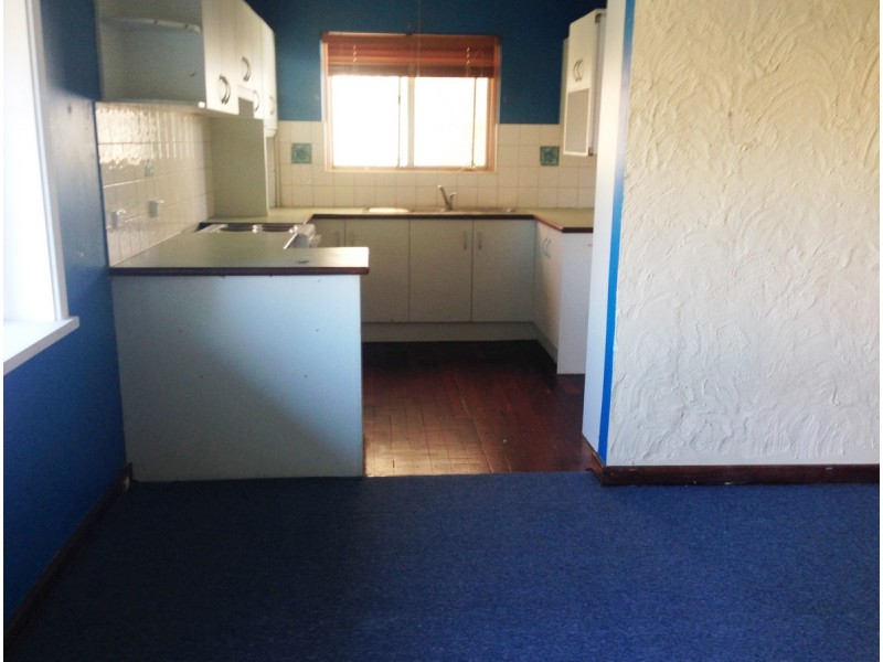 4 Gregson Street, Rockingham WA 6168