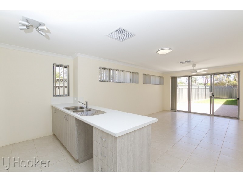 14 Somerford Promenade, Wellard WA 6170