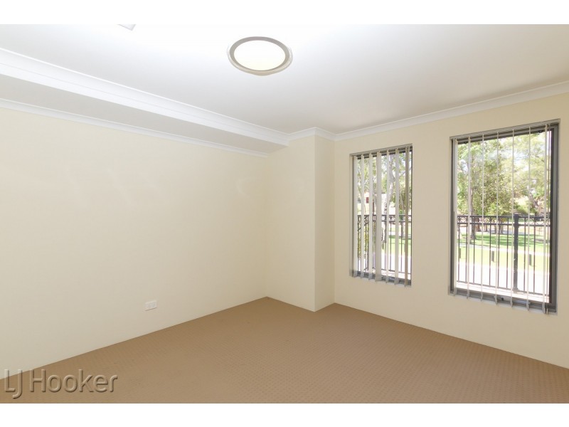 14 Somerford Promenade, Wellard WA 6170