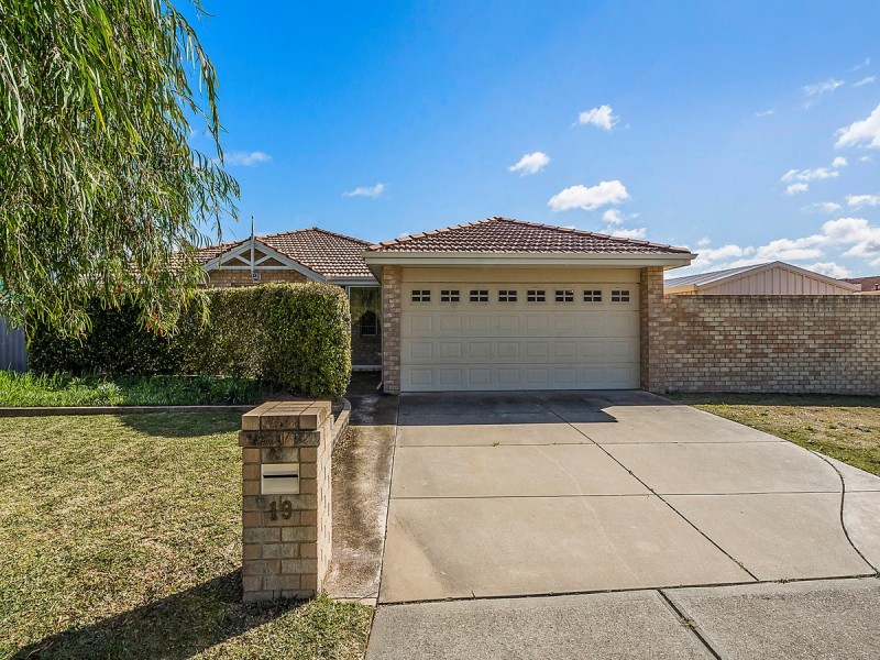 19 Zedora Loop, Port Kennedy WA 6172