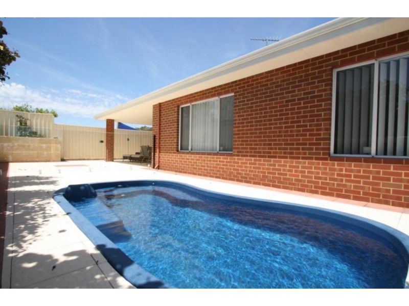 14 Bates Way, Warnbro WA 6169