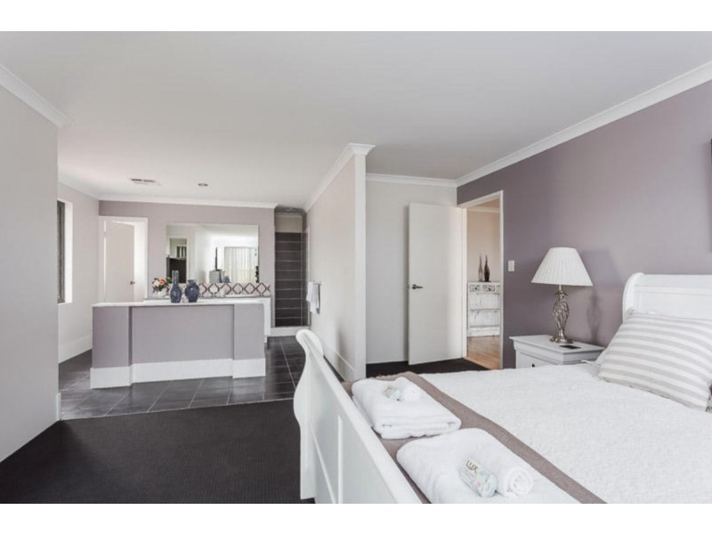 14 Bates Way, Warnbro WA 6169