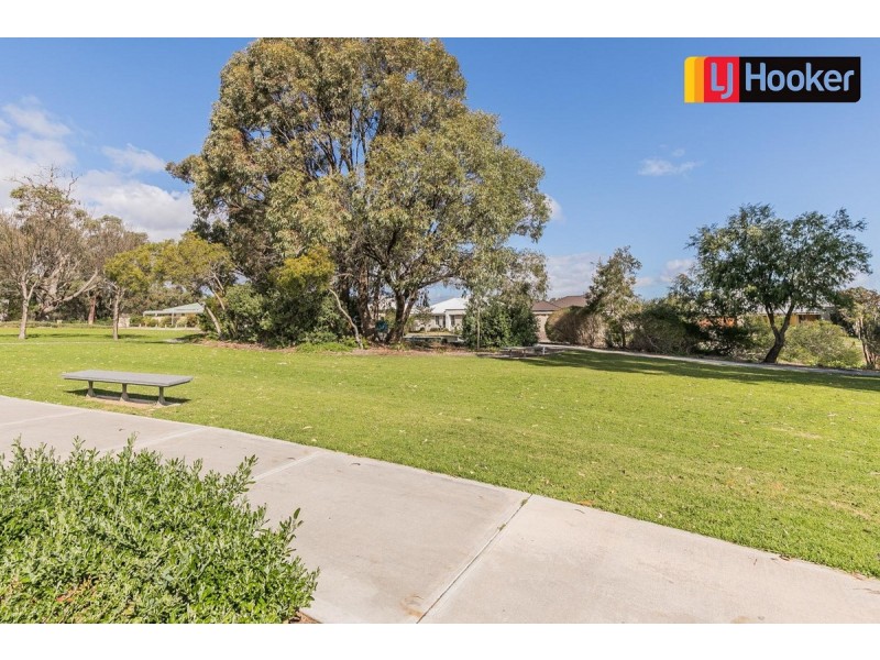 6 Portland Pass, Meadow Springs WA 6210