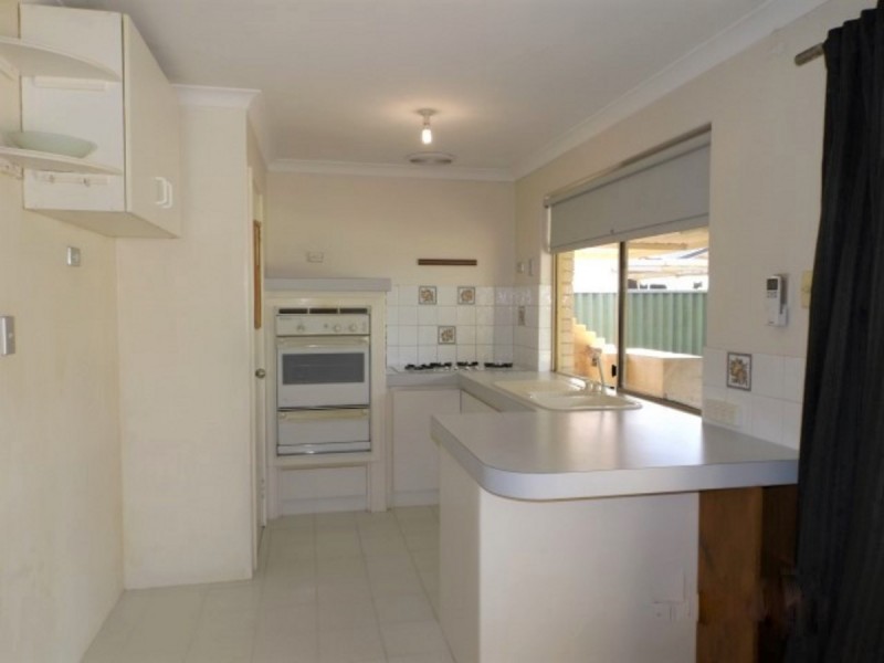 28 Moreton Cresent, Warnbro WA 6169