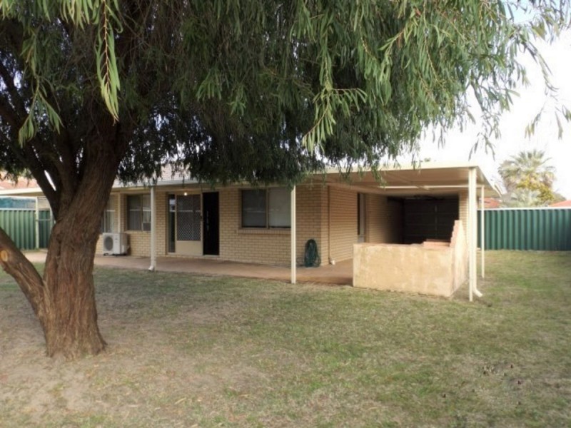 28 Moreton Cresent, Warnbro WA 6169