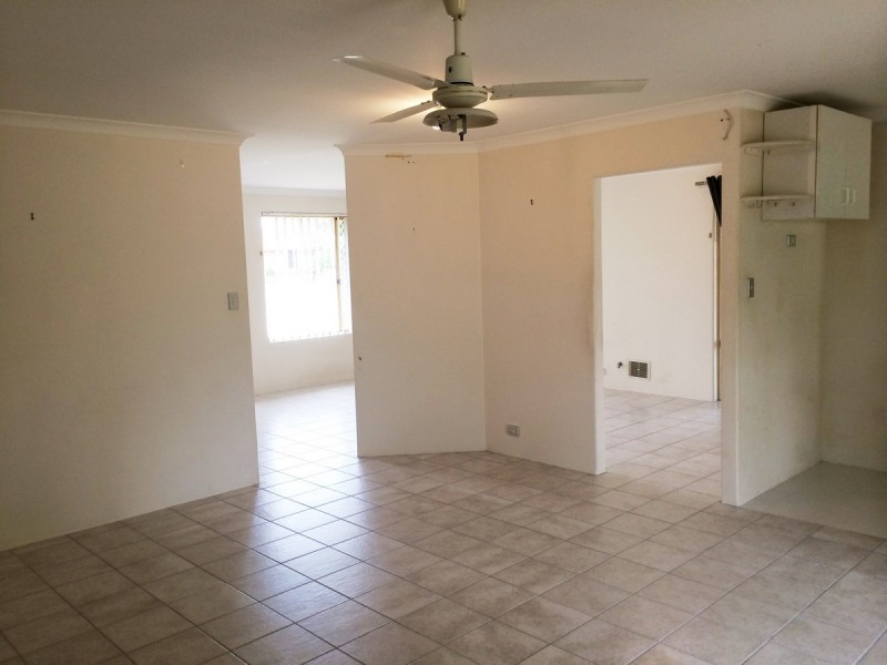 28 Moreton Cresent, Warnbro WA 6169