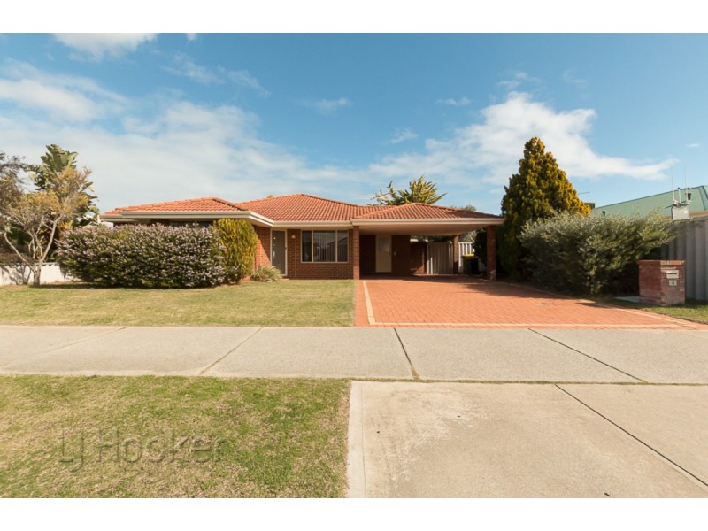 4 Santa Monica Boulevard, Waikiki WA 6169