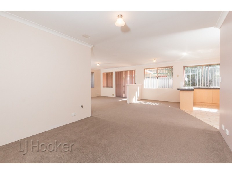 4 Santa Monica Boulevard, Waikiki WA 6169