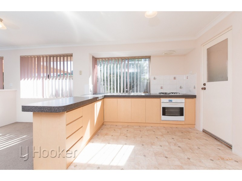 4 Santa Monica Boulevard, Waikiki WA 6169