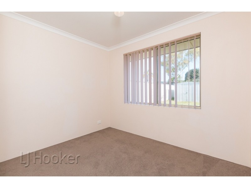 4 Santa Monica Boulevard, Waikiki WA 6169