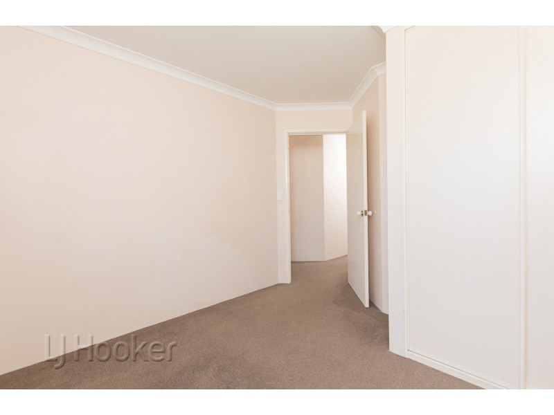 4 Santa Monica Boulevard, Waikiki WA 6169