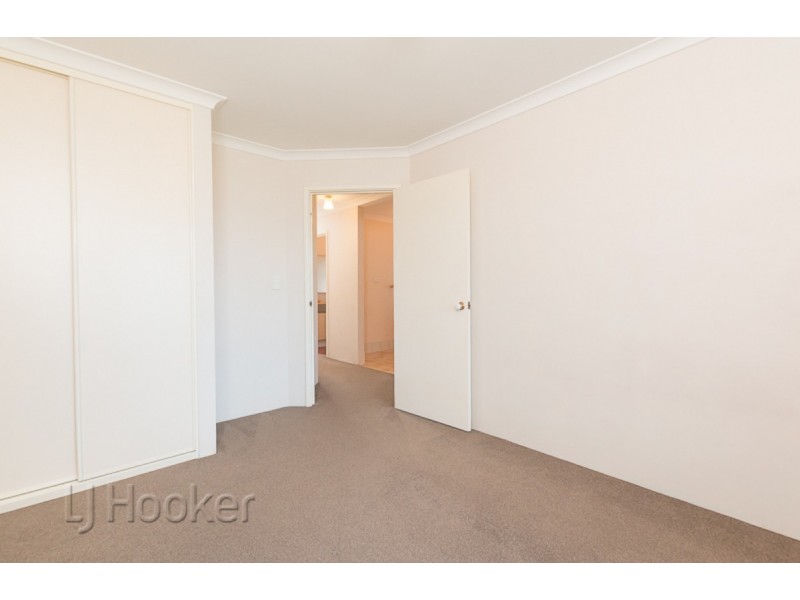 4 Santa Monica Boulevard, Waikiki WA 6169