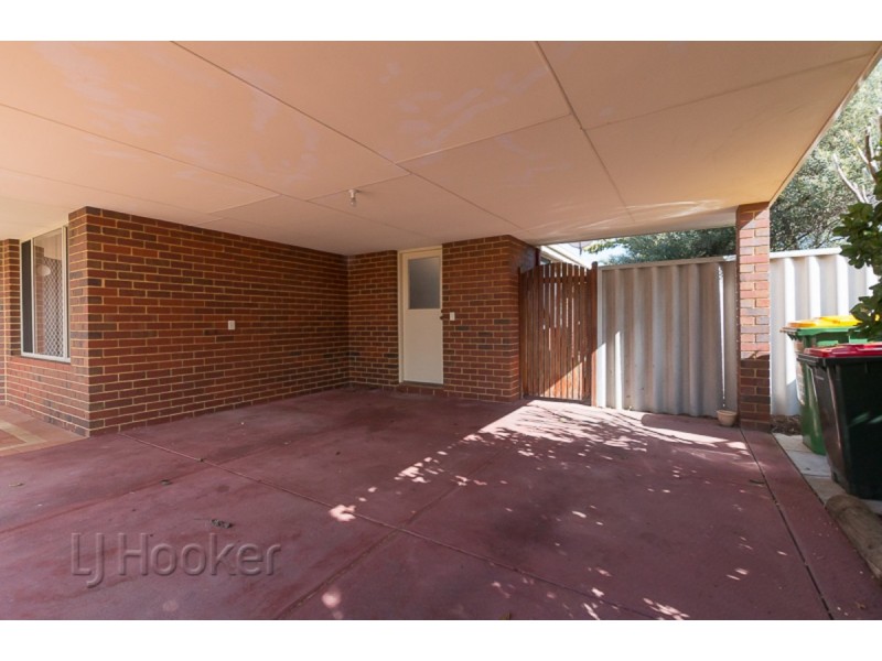 4 Santa Monica Boulevard, Waikiki WA 6169