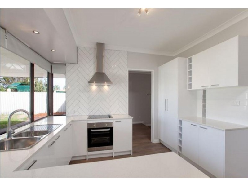 114 Simpson Avenue, Rockingham WA 6168