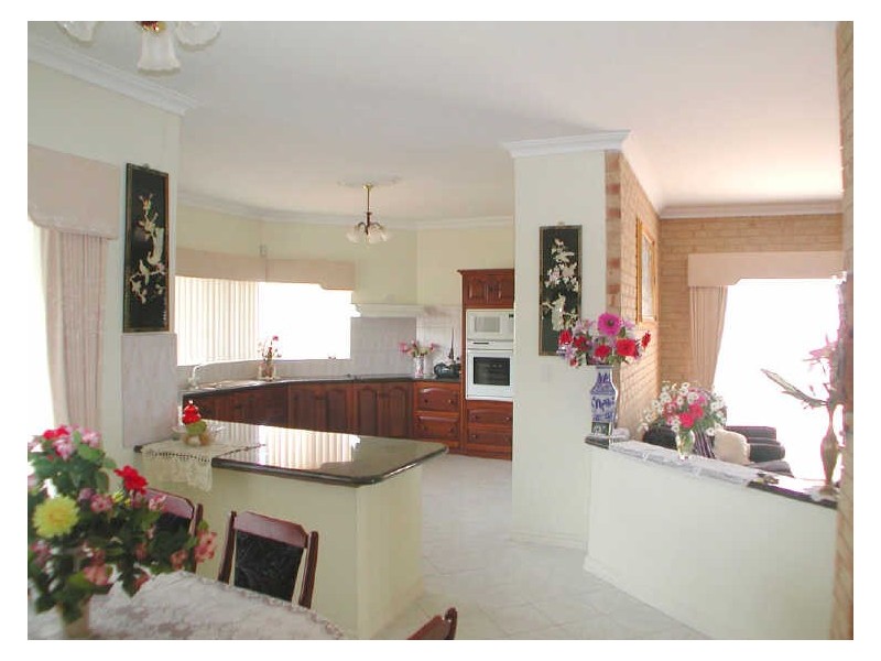 102 Fendam Street, Warnbro WA 6169