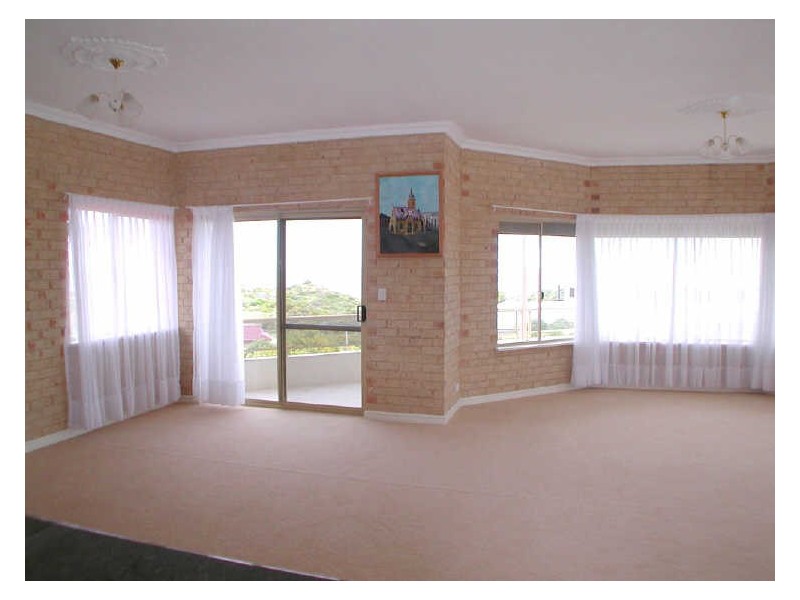 102 Fendam Street, Warnbro WA 6169