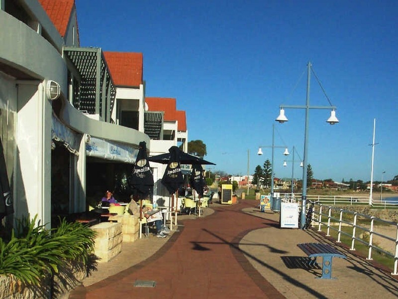 102 Fendam Street, Warnbro WA 6169