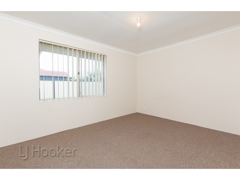 77 Parkland Drive, Warnbro WA 6169