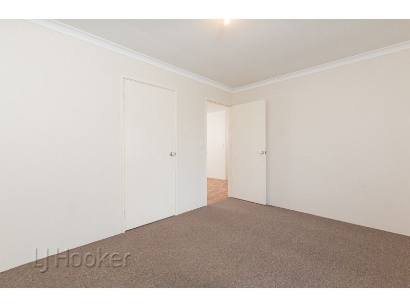 77 Parkland Drive, Warnbro WA 6169