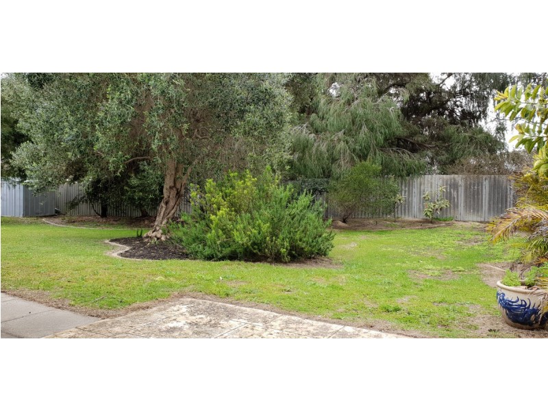 13 Crystaluna Drive, Golden Bay WA 6174