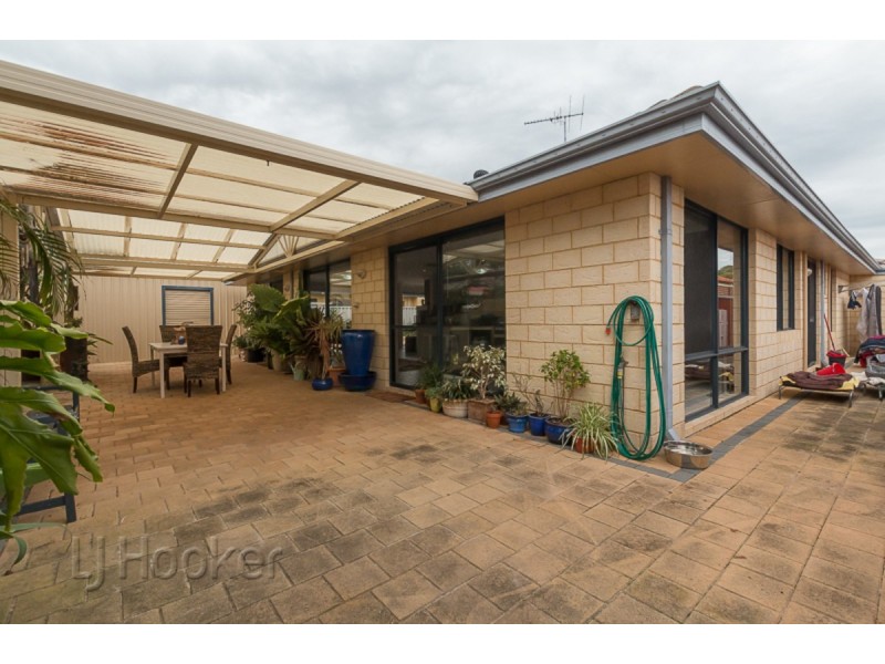 8 Chatsworth Drive, Erskine WA 6210