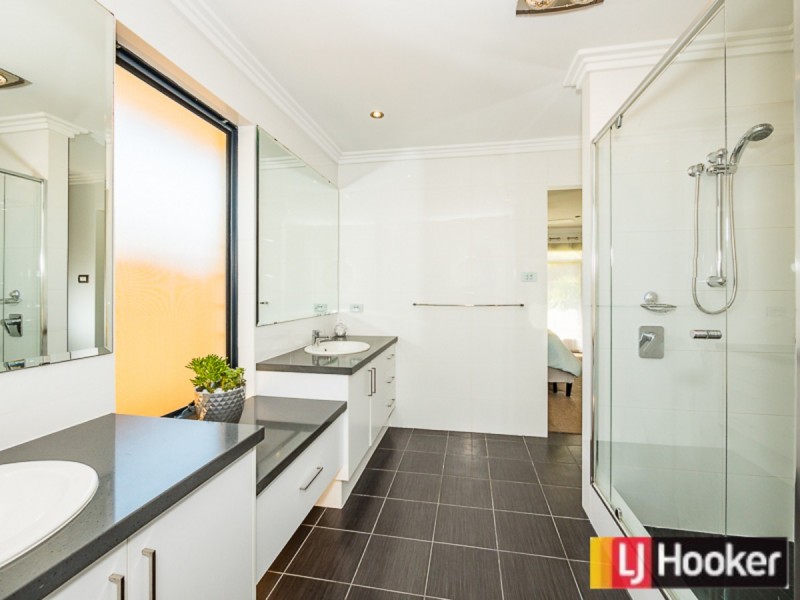 16 Blue Fin Drive, Golden Bay WA 6174