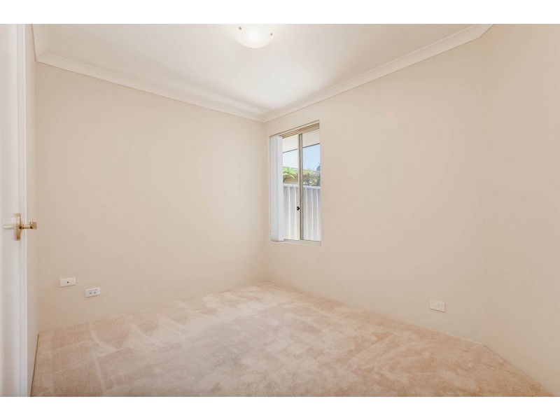 14/10 Elanora Drive, Cooloongup WA 6168