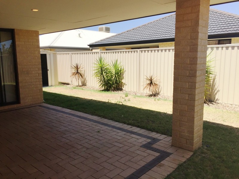 66 Mandalay Bend, Secret Harbour WA 6173