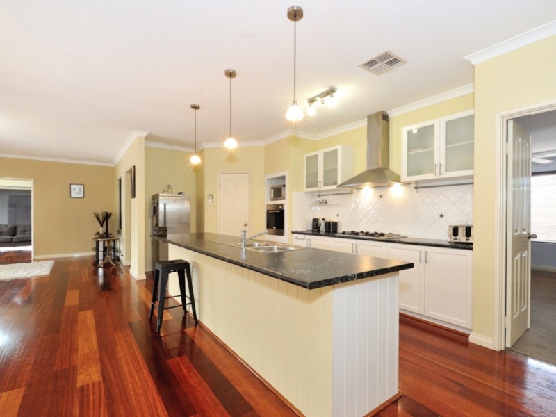 4 Chestnut Way, Baldivis WA 6171
