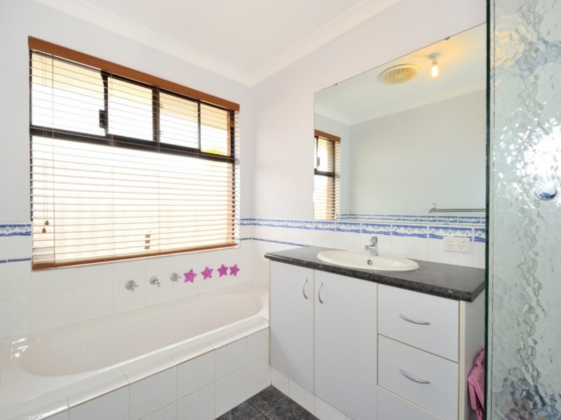 4 Chestnut Way, Baldivis WA 6171