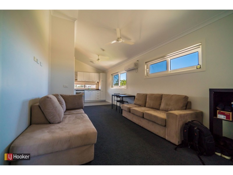 8/18 Thorpe Street, Rockingham WA 6168