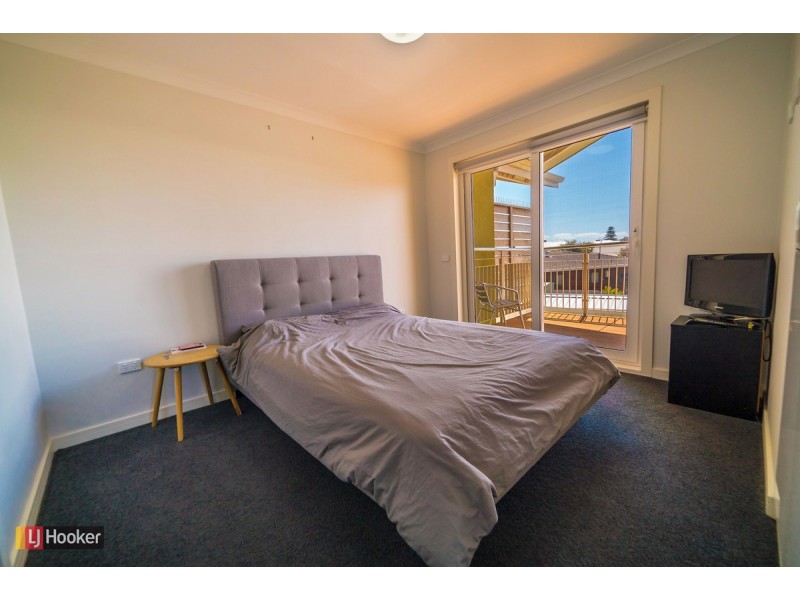 8/18 Thorpe Street, Rockingham WA 6168