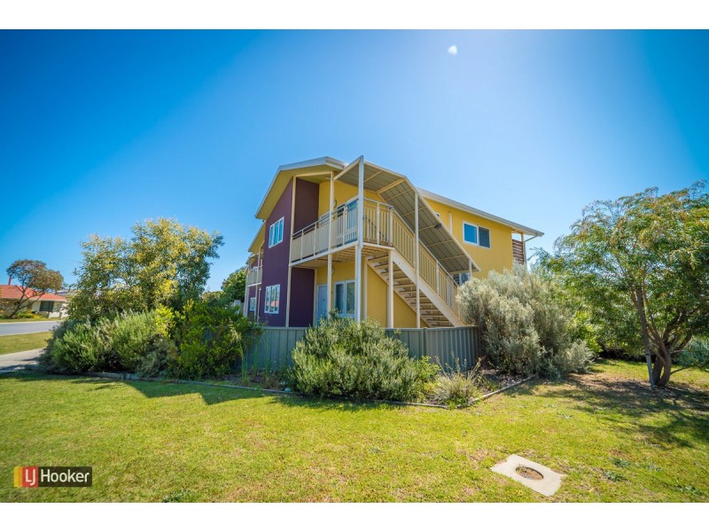 8/18 Thorpe Street, Rockingham WA 6168