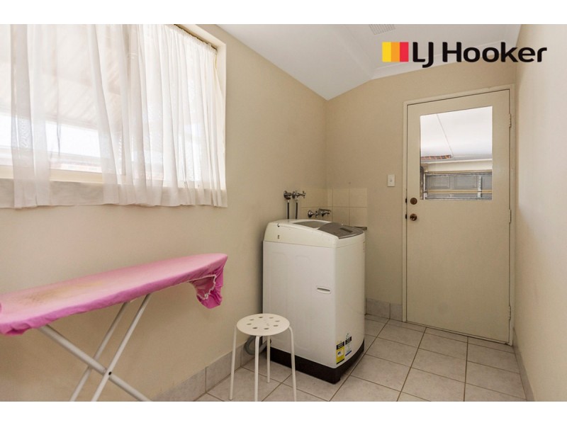 35 Brindabella Avenue, Rockingham WA 6168