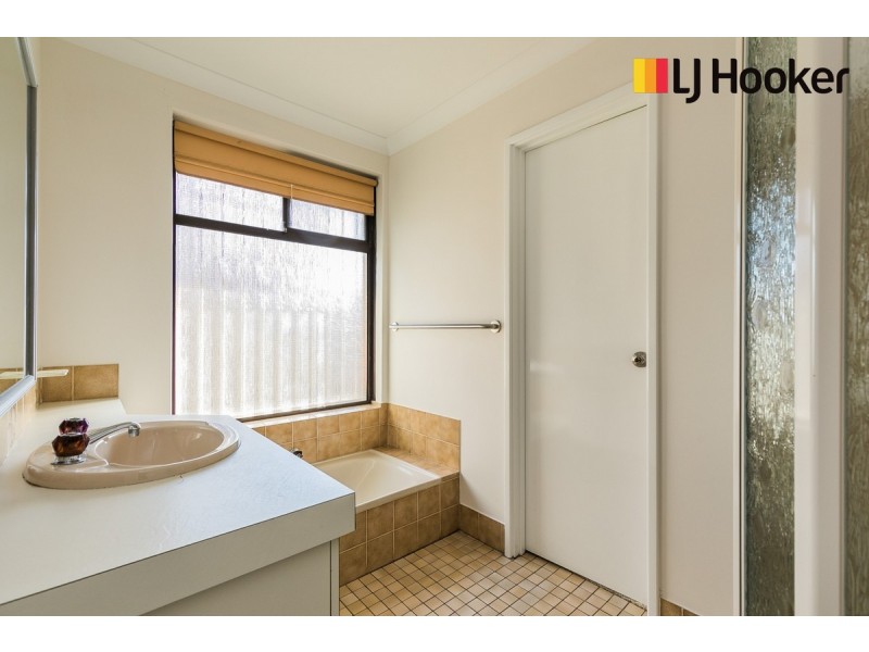 40 Kenton Way, Rockingham WA 6168