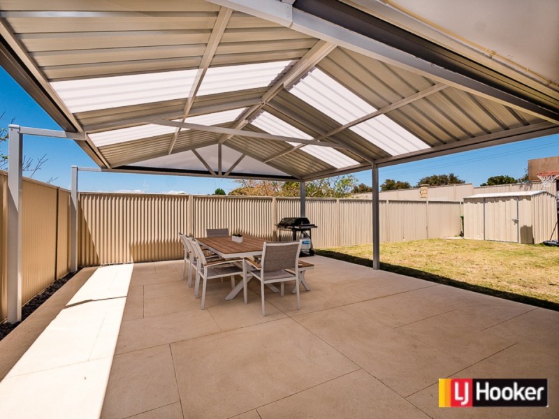 32 Sellafield Bend, Waikiki WA 6169