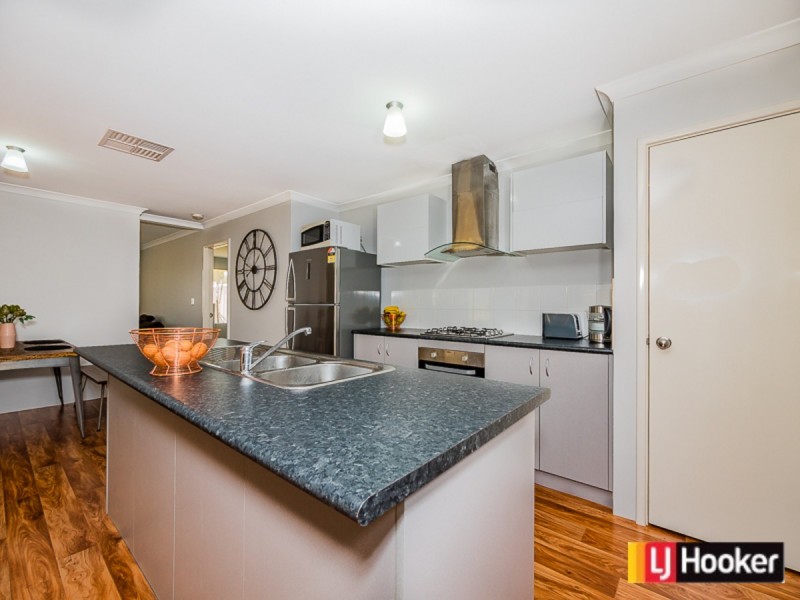 32 Sellafield Bend, Waikiki WA 6169