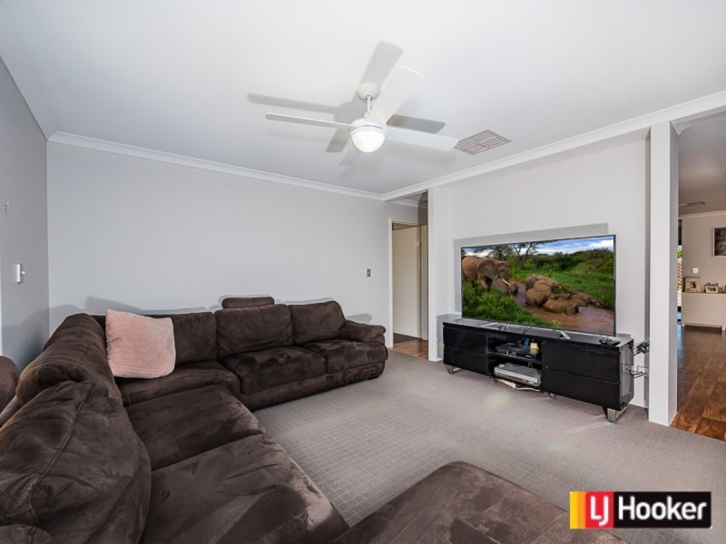 32 Sellafield Bend, Waikiki WA 6169