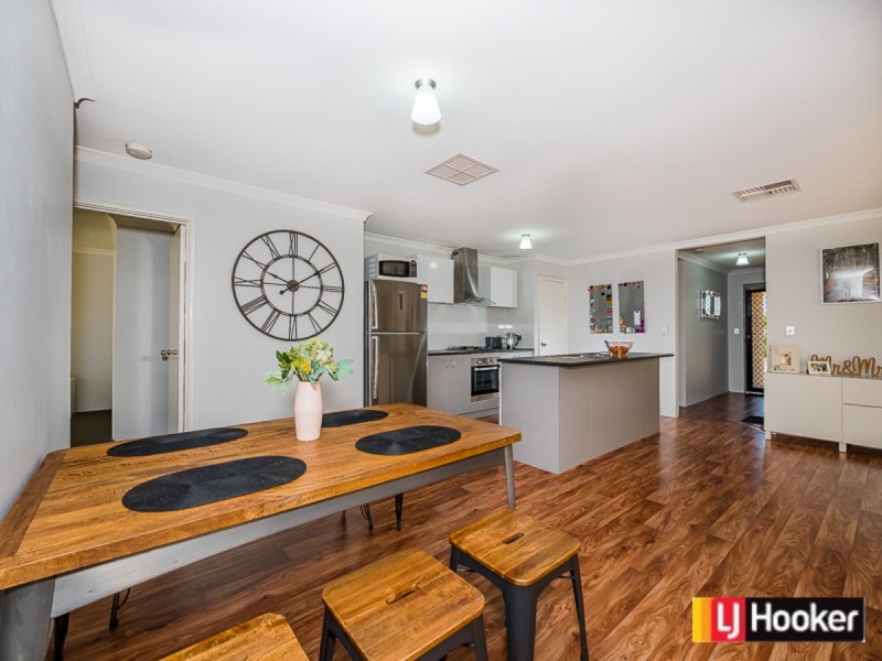 32 Sellafield Bend, Waikiki WA 6169