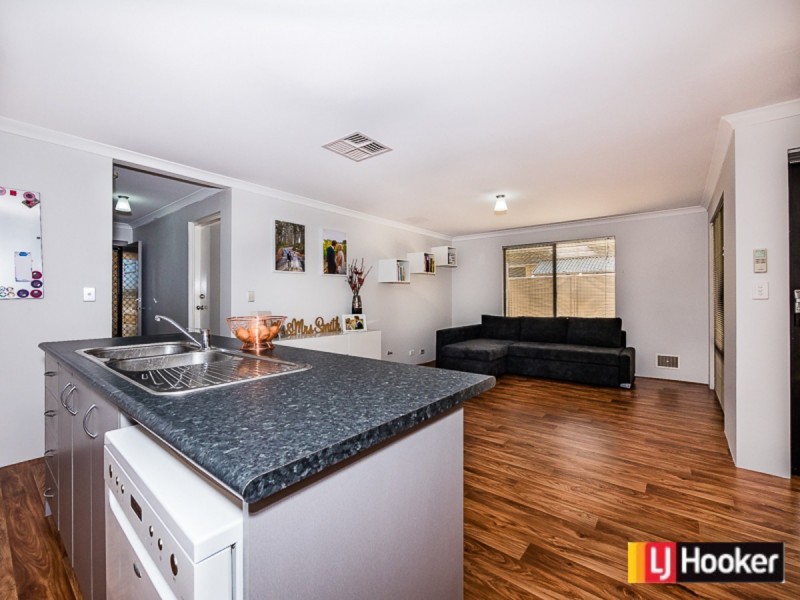 32 Sellafield Bend, Waikiki WA 6169